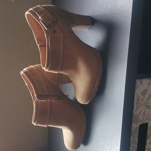 Sofft brand ankle boots